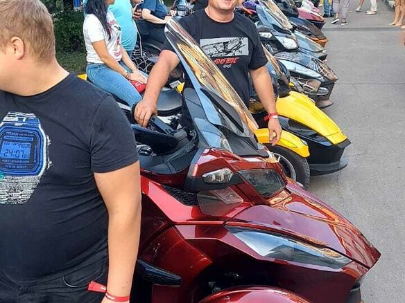 2010 BRP Can-Am Spyder, пурпурный, 1240000 рублей - вид 11