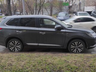 2019 Mitsubishi Outlander III Рестайлинг 3, серый, 3250000 рублей, вид 3