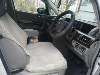 2004 Honda Elysion I, белый, 1850000 рублей, вид 3