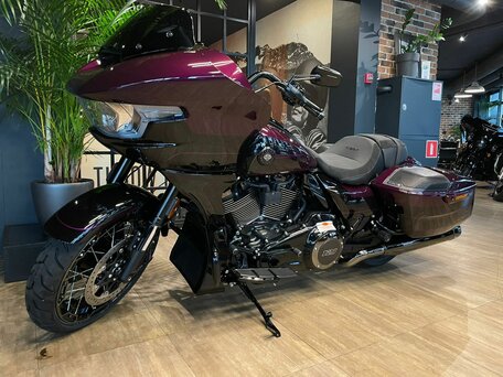 2025 Harley-Davidson CVO Road Glide, фиолетовый, 6500000 рублей, вид 5
