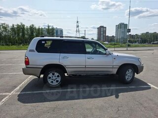 2004 Toyota Land Cruiser 100 Series Рестайлинг 1, серебристый, 2100000 рублей, вид 5