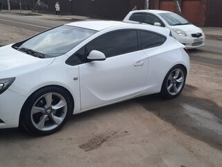 2013 Opel Astra GTC J Рестайлинг, белый, 1235000 рублей, вид 1