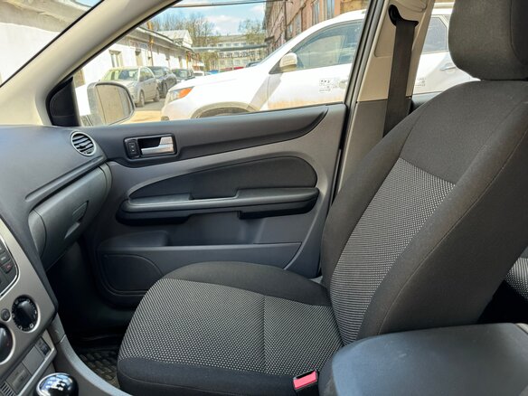 2011 Ford Focus II Рестайлинг, белый, 1000000 рублей - вид 19