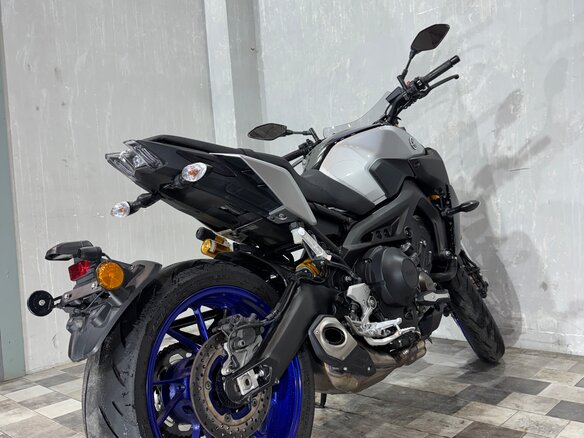 2018 Yamaha MT-09 (FZ-09), серый, 915000 рублей - вид 6