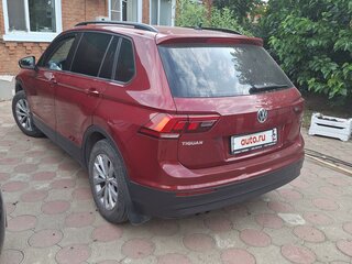 2017 Volkswagen Tiguan II, красный, 1800000 рублей, вид 4