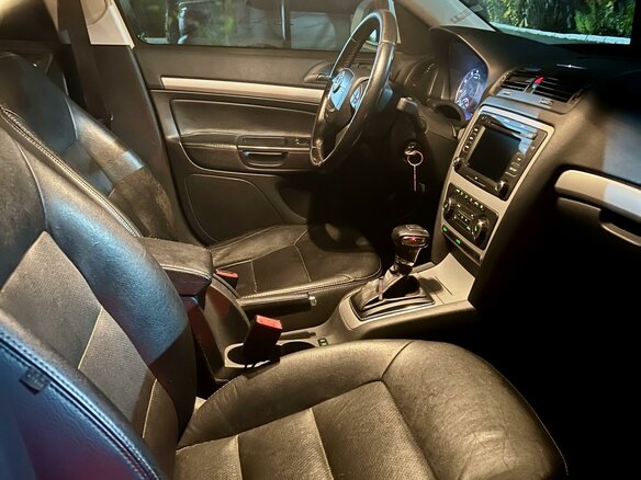 2012 Skoda Octavia II (A5) Рестайлинг, белый, 1050000 рублей - вид 24