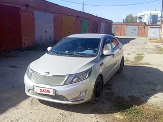 2014 Kia Rio III, серебристый, 700000 рублей, вид 1