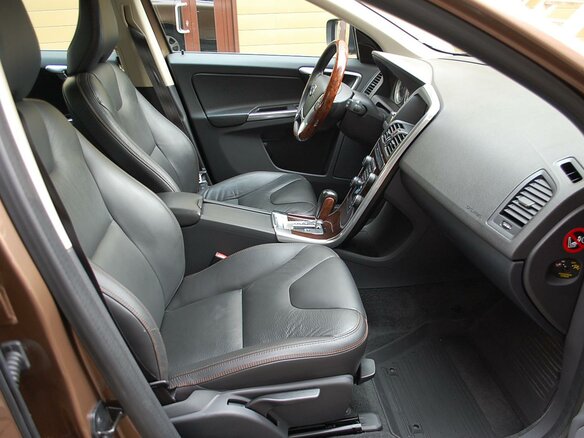 2012 Volvo XC60 I, коричневый - вид 9