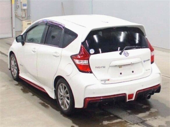 2018 Nissan Note Nismo S e-Power II Рестайлинг, белый, 1420000 рублей - вид 15