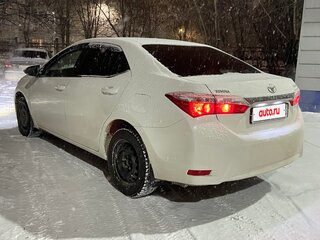 2013 Toyota Corolla XI (E160, E170, E180), белый, 1200000 рублей, вид 5