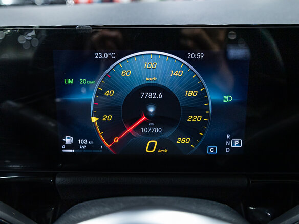 2020 Mercedes-Benz GLA 200 II (H247), серый - вид 11