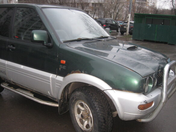 2001 Nissan Terrano II Рестайлинг 2, зелёный - вид 4