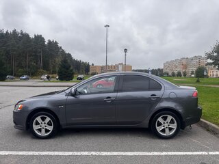 2011 Mitsubishi Lancer X Рестайлинг, серый, 650000 рублей, вид 4