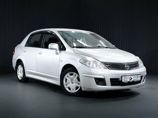 2010 Nissan Tiida I Рестайлинг, серебристый, 715000 рублей, вид 1