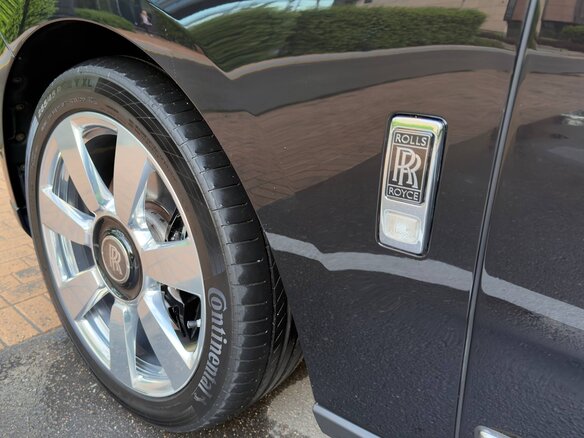 2022 Rolls-Royce Cullinan I (Series I), коричневый, 28450000 рублей - вид 12