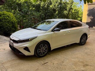 2022 Kia Cerato IV Рестайлинг, белый, 2520000 рублей, вид 3