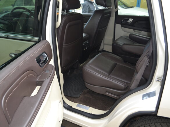2012 Cadillac Escalade III, белый - вид 12