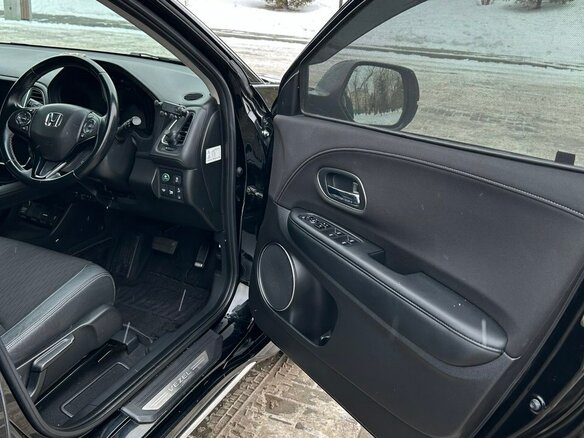 2018 Honda Vezel I Рестайлинг, чёрный, 1950000 рублей - вид 3