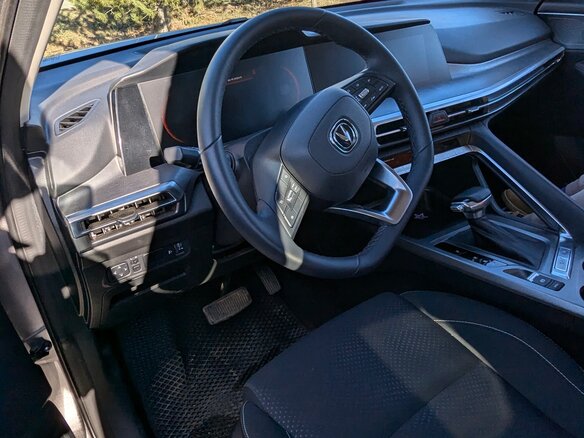 2023 Changan CS35 Plus I Рестайлинг, серебристый, 1800000 рублей - вид 4