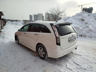 2010 Honda Stream II Рестайлинг, белый, 1420000 рублей, вид 4