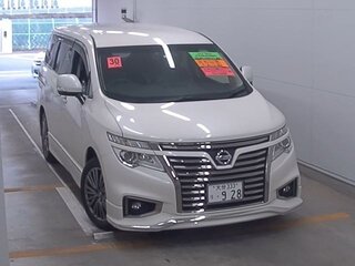 2018 Nissan Elgrand III (E52) Рестайлинг, белый, 2500000 рублей, вид 5