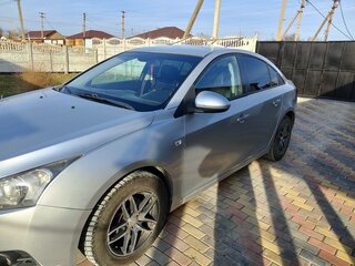 2012 Chevrolet Cruze I, серебристый, 830000 рублей, вид 4