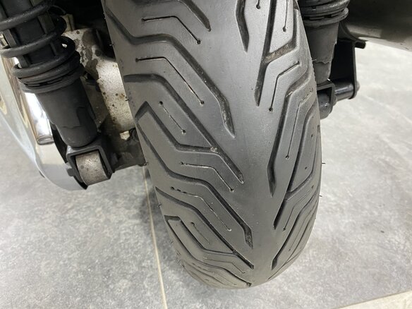 2004 Honda Forza, белый, 222000 рублей - вид 13