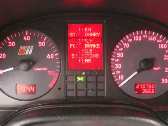 1998 Audi S8 I (D2), серый - вид 5