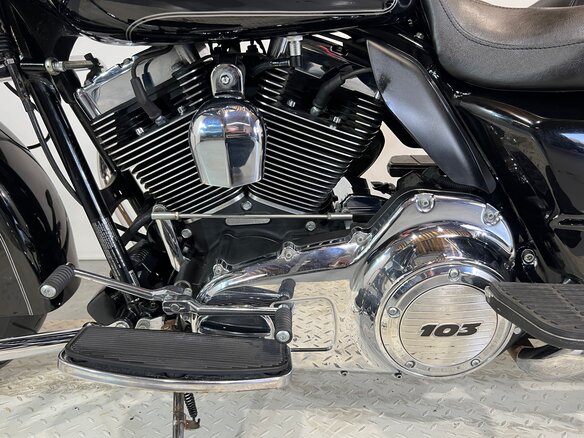 2012 Harley-Davidson Electra Glide, чёрный, 730000 рублей - вид 19