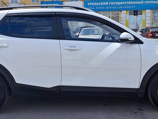 2019 Kia Stonic I, белый, 1950000 рублей, вид 5