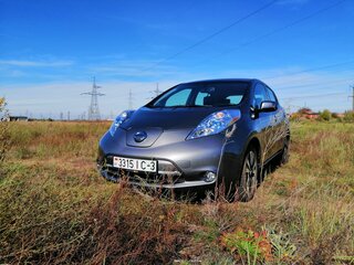 2014 Nissan Leaf I (ZE0/AZE0), серебристый, 1224281 рублей, вид 3
