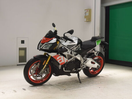 2017 Aprilia Tuono V4, чёрный, 1100000 рублей, вид 3