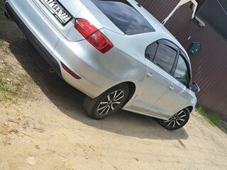 2011 Volkswagen Jetta VI, серебристый, 1100000 рублей, вид 3