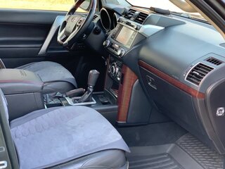 2016 Toyota Land Cruiser Prado 150 Series Рестайлинг 1, серый, 3730000 рублей, вид 4
