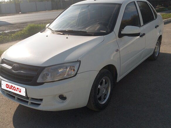 2013 Lada (ВАЗ) Granta I, белый, 303000 рублей
