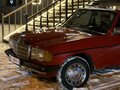 1981 Mercedes-Benz W123 200 4-speed, красный - вид 1