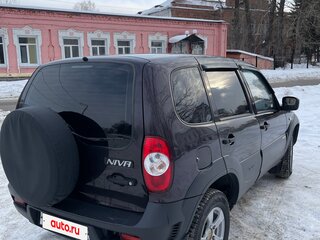 2013 Chevrolet Niva I Рестайлинг, коричневый, 620000 рублей, вид 3