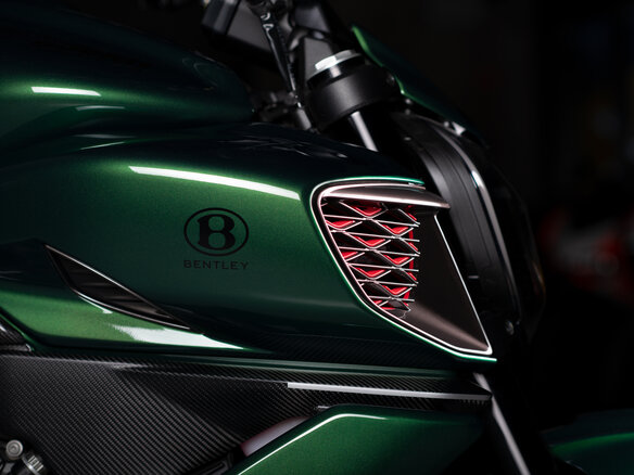 2023 Ducati Diavel V4, зелёный, 7700000 рублей - вид 8