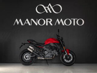 Ducati Monster 900