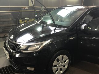 2016 Kia Rio III Рестайлинг, чёрный, 700000 рублей, вид 1