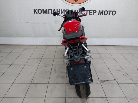 2023 Honda CBR 650R, красный, 925000 рублей, вид 3