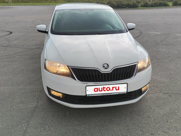 2018 Skoda Rapid I Рестайлинг, белый, 980000 рублей - вид 2