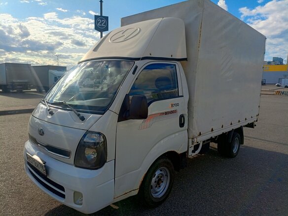 2013 Kia Bongo, белый, 900000 рублей - вид 3