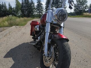 2005 Harley-Davidson Road King, красный, 679239 рублей, вид 4
