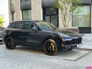 2015 Porsche Cayenne Diesel II Рестайлинг (958), чёрный, 3870000 рублей, вид 2