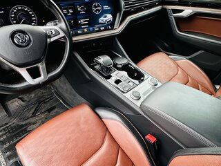 2020 Volkswagen Touareg III, чёрный, 4200000 рублей, вид 5
