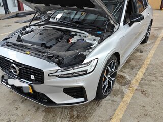 2020 Volvo V60 II, серебристый, 5450000 рублей, вид 2