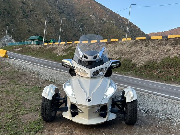 2013 BRP Can-Am Spyder, белый, 1650000 рублей - вид 8