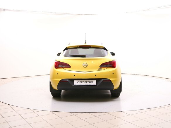 2013 Opel Astra GTC J Рестайлинг, жёлтый - вид 5
