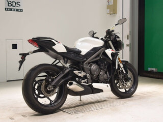 2020 Triumph Street Triple, белый, 800000 рублей, вид 5
